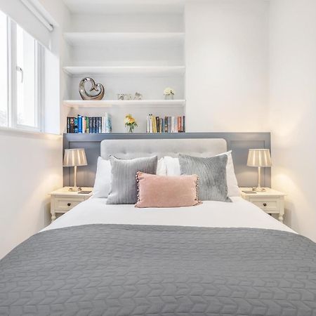 Bright & Modern 2-Bed Notting Hill Apartment ロンドン エクステリア 写真