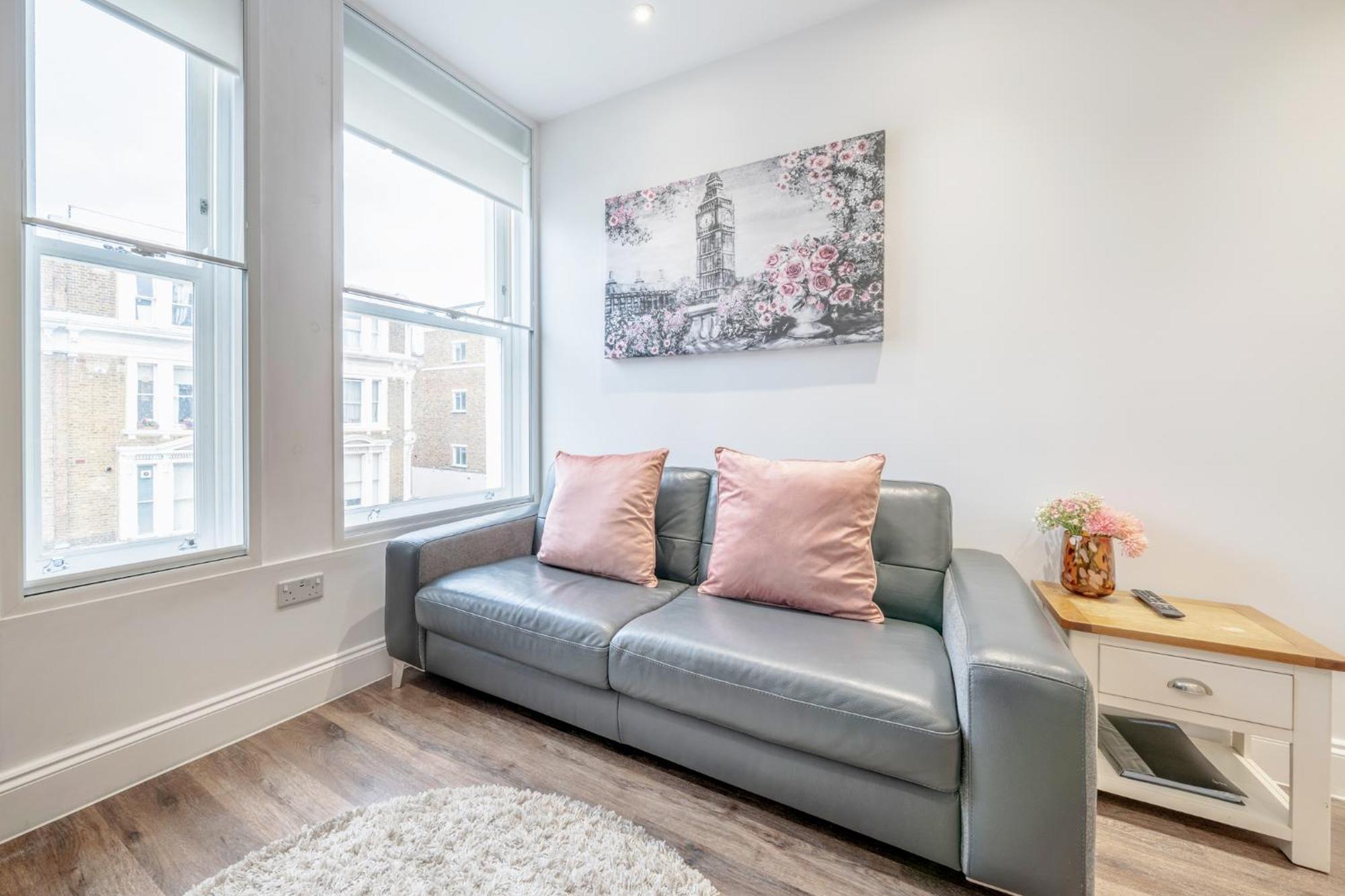 Bright & Modern 2-Bed Notting Hill Apartment ロンドン エクステリア 写真