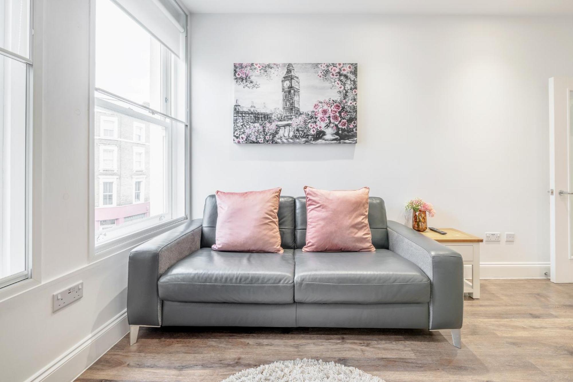 Bright & Modern 2-Bed Notting Hill Apartment ロンドン エクステリア 写真