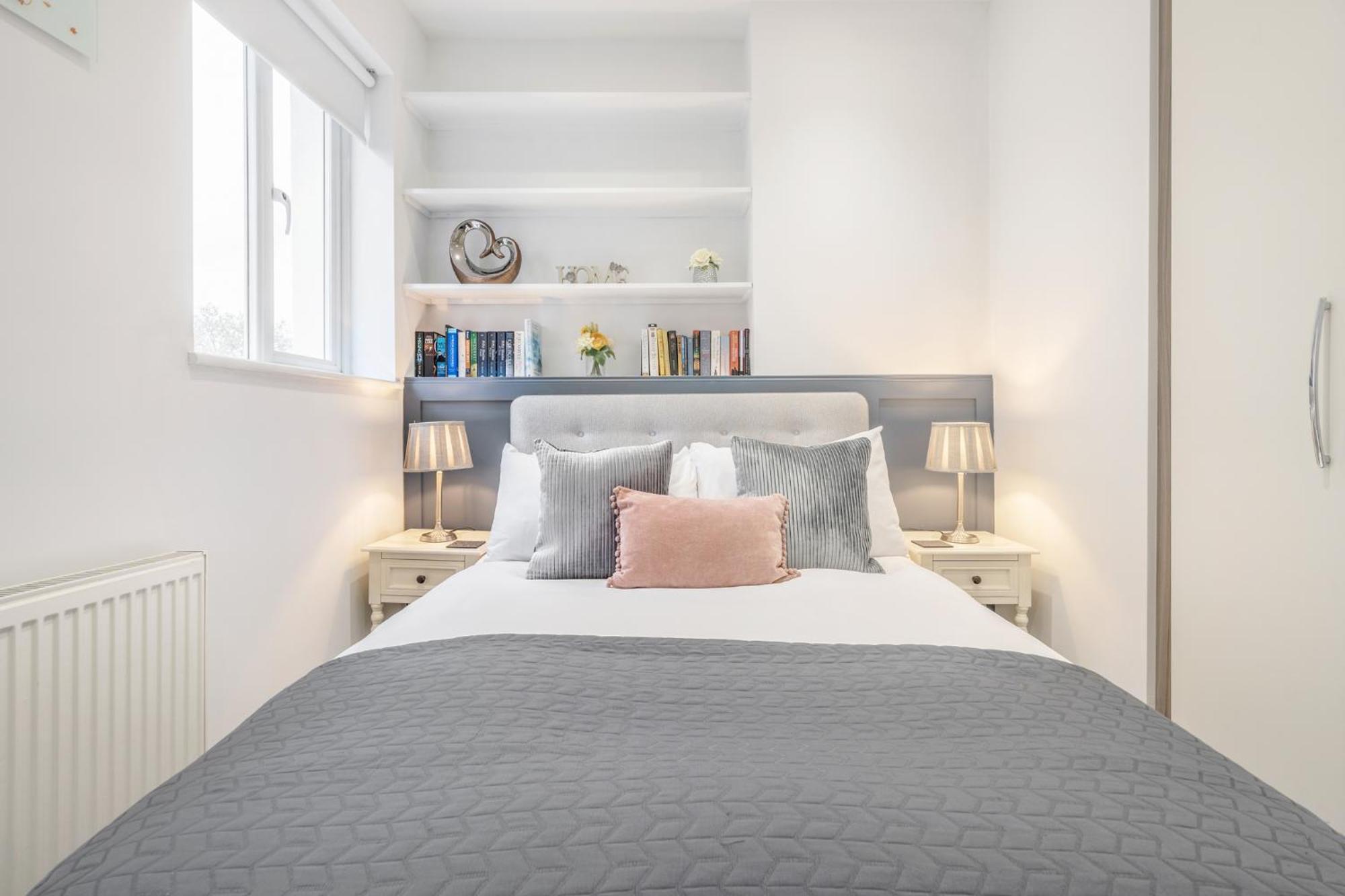 Bright & Modern 2-Bed Notting Hill Apartment ロンドン エクステリア 写真