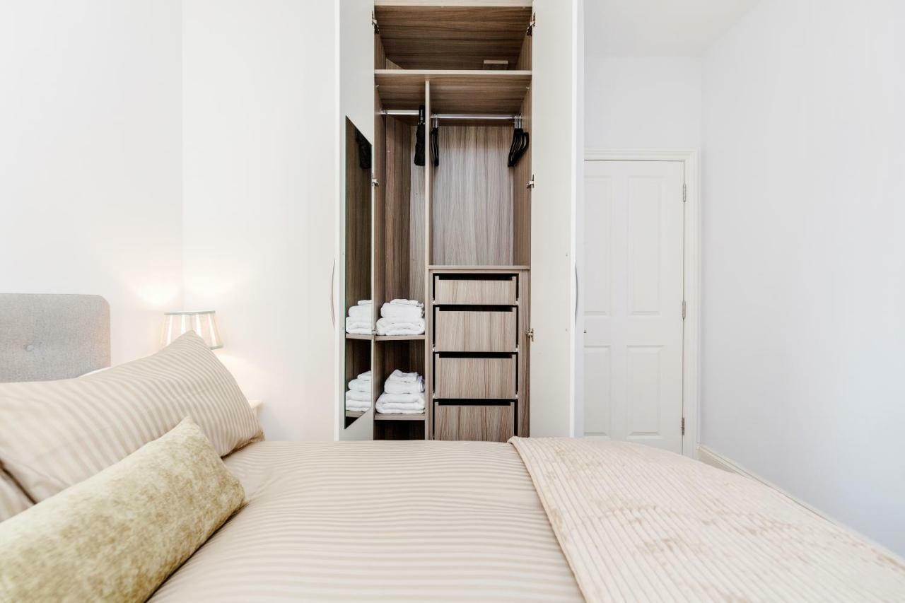 Bright & Modern 2-Bed Notting Hill Apartment ロンドン エクステリア 写真