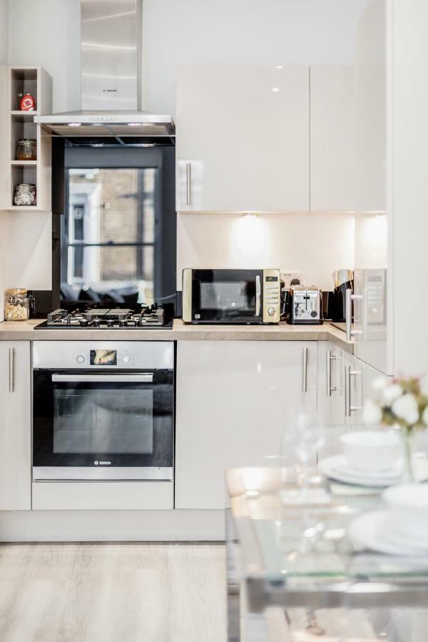 Bright & Modern 2-Bed Notting Hill Apartment ロンドン エクステリア 写真